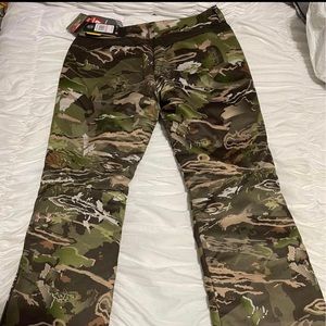 Women’s Under Armour Cold Gear Infrared Snowboard Pants size 10. NWT